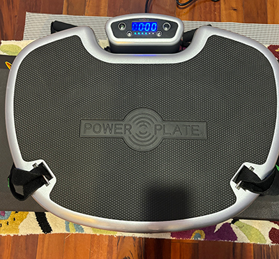 Power Plate vibrates at a very high speed